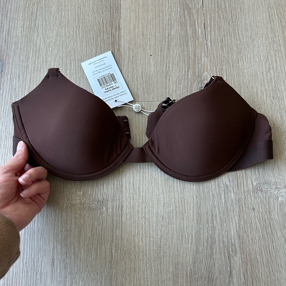 Pepper T-Shirt Contour bra in espresso. Size 34B still has the tags